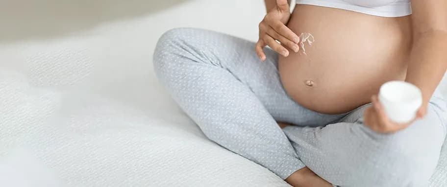 Jakich kosmetyków nie można używać w ciąży? Unikaj tych szkodliwych składników